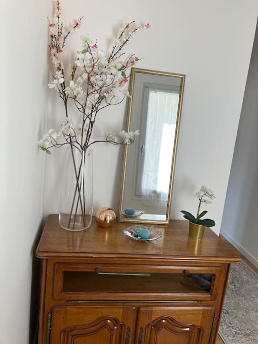 Appartement Spacieux En Centre Ville Vendome Bagian luar foto