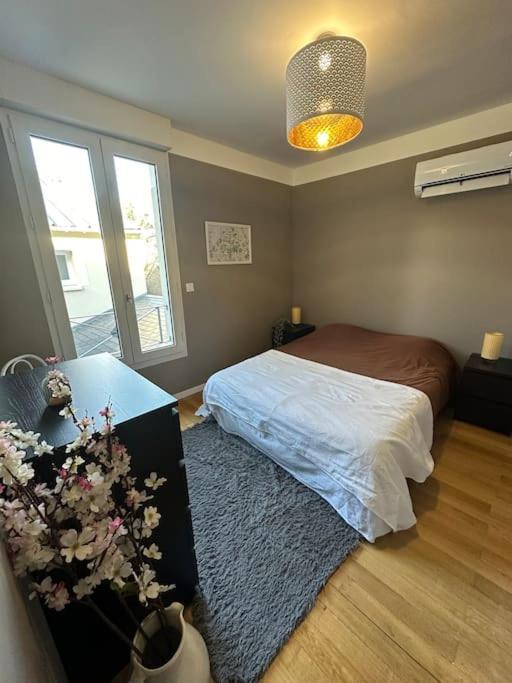 Appartement Spacieux En Centre Ville Vendome Bagian luar foto