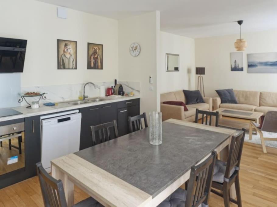 Appartement Spacieux En Centre Ville Vendome Bagian luar foto