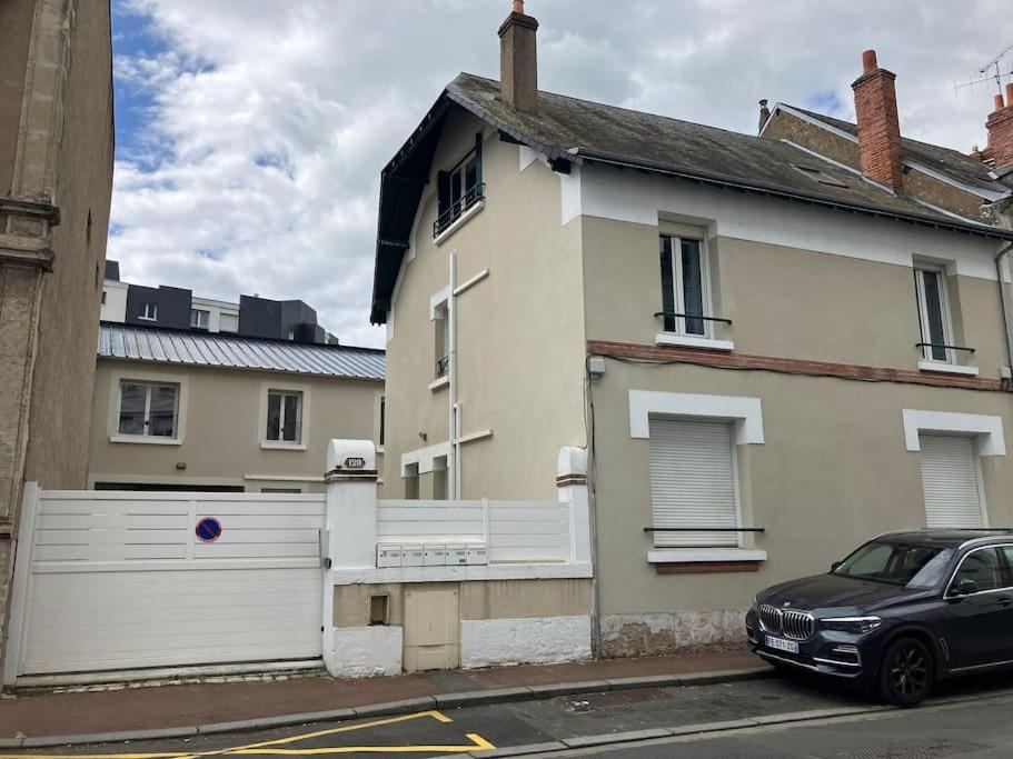 Appartement Spacieux En Centre Ville Vendome Bagian luar foto